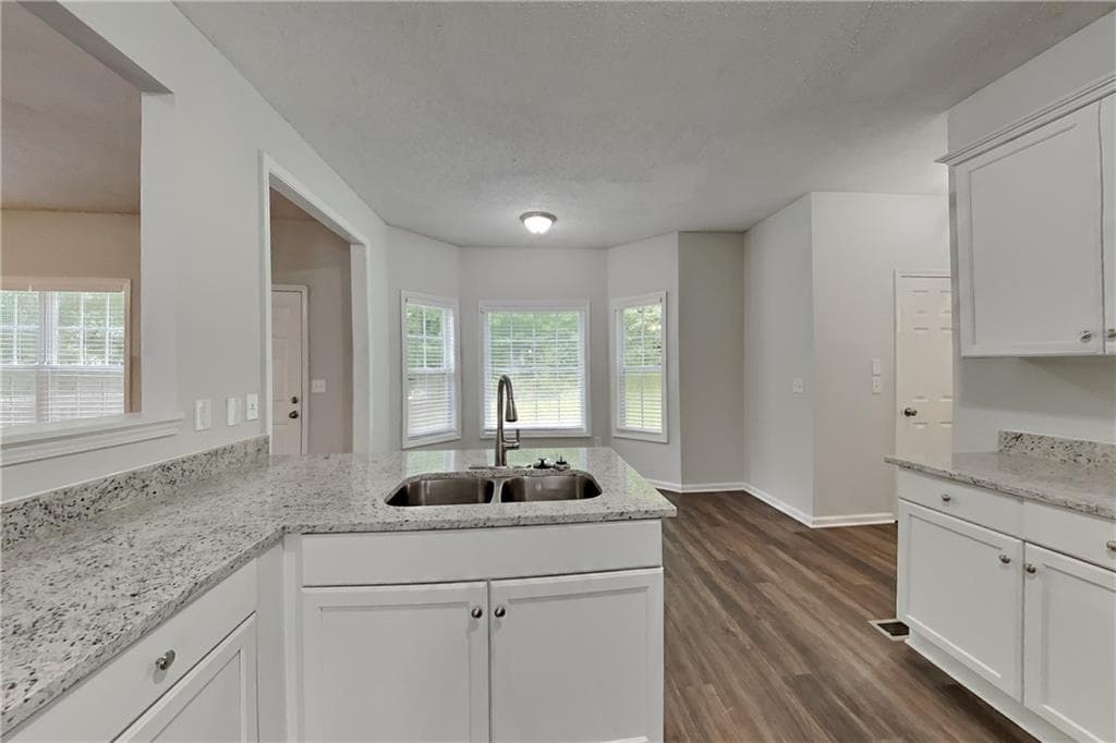4 bedroom, 3 bathroom, 2,212 sq ft single family residence for rent at 114 Tannin Court, Dallas, GA 30132 for $2,225 a month — photo 4