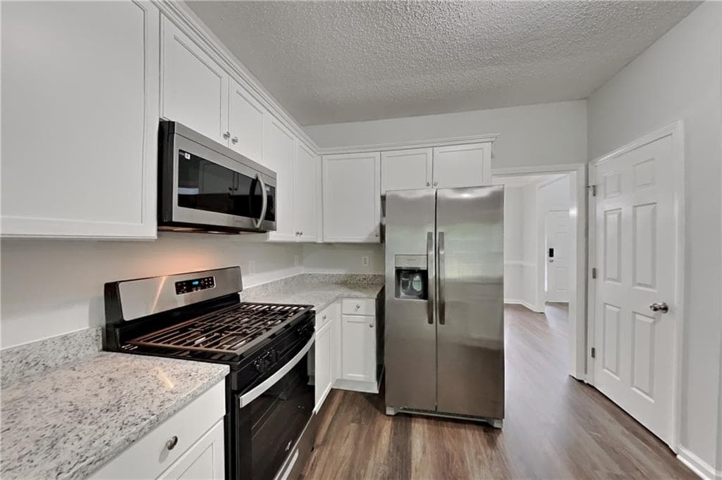 4 bedroom, 3 bathroom, 2,212 sq ft single family residence for rent at 114 Tannin Court, Dallas, GA 30132 for $2,225 a month — photo 5