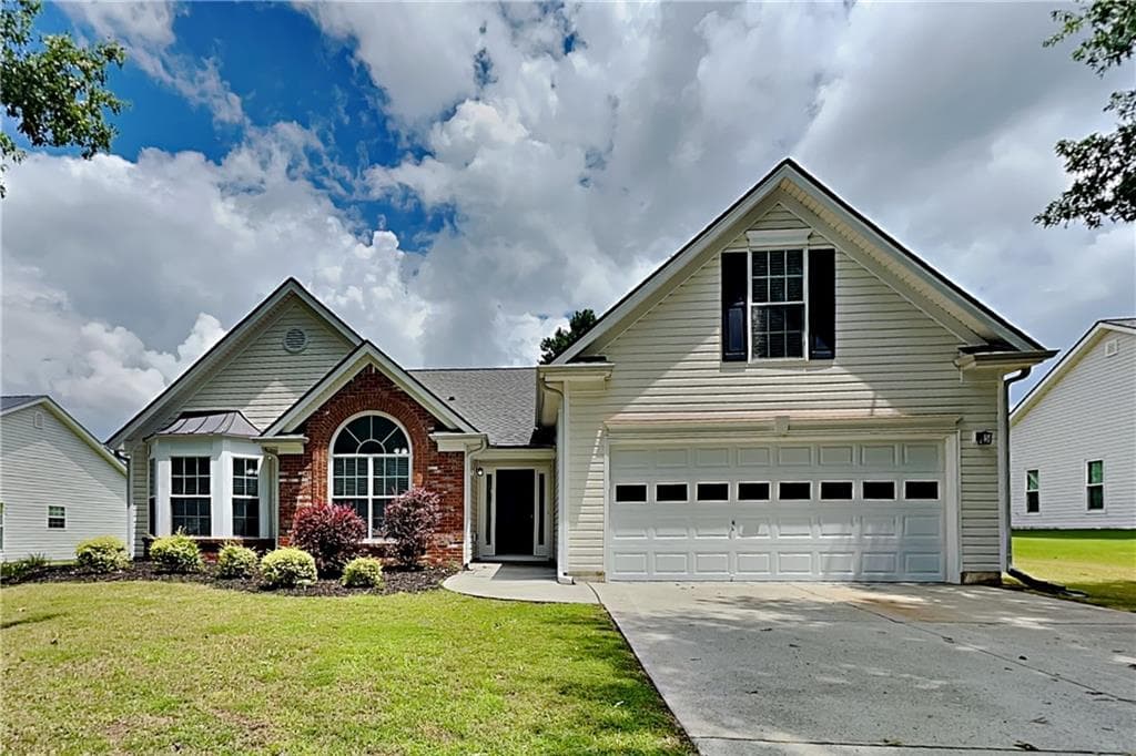 3 bedroom, 2 bathroom, 2,568 sq ft single family residence for rent at 2070 Charleston Oak Circle, Lawrenceville, GA 30043 for $2,550 a month — photo 1 of 23