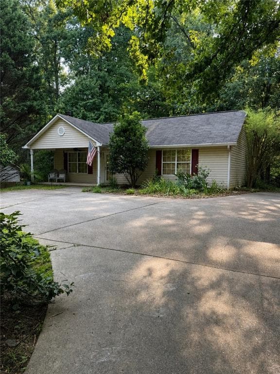 5635 Lakeview Court, Gainesville, GA 30506 — most recent listing photo