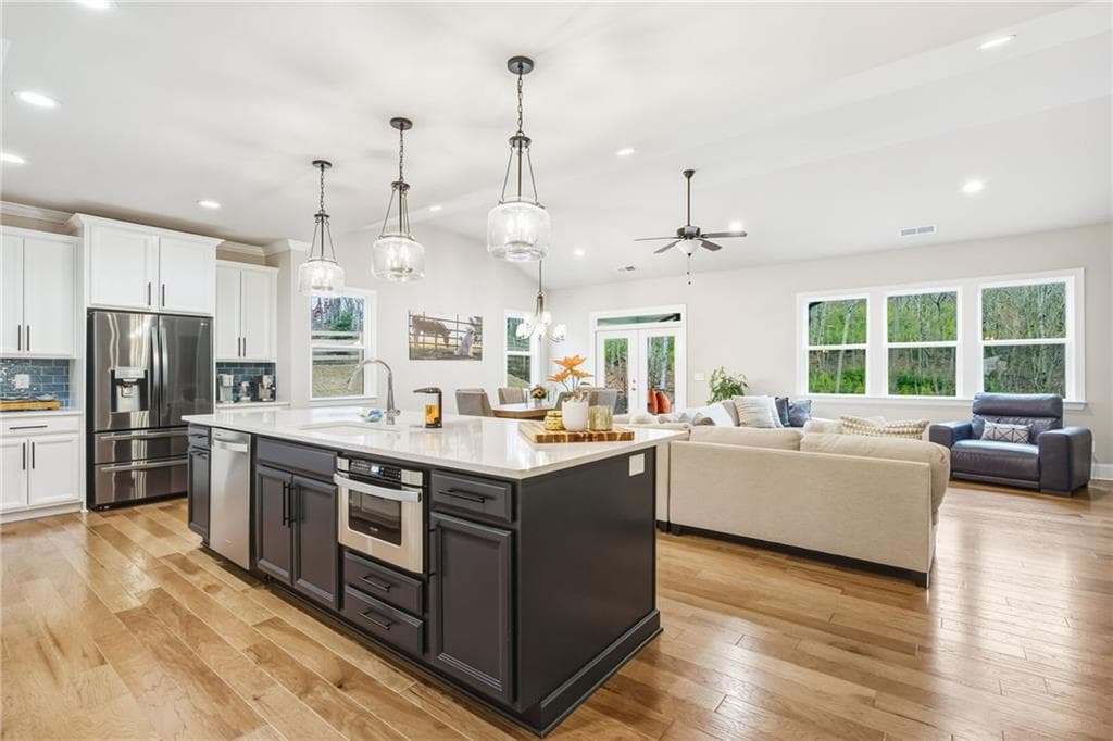 6 bedroom, 4 bathroom, 4,165 sq ft single family residence under contract at 265 Fountain Oak Way, Canton, GA 30114 — photo 9
