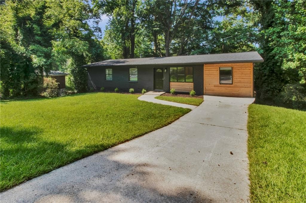3 bedroom, 2 bathroom, 1,350 sq ft single family residence for sale at 2461 Bouldercliff Way, Atlanta, GA 30316 — photo 3