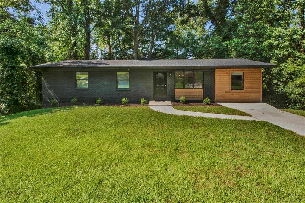 3 bedroom, 2 bathroom, 1,350 sq ft single family residence for sale at 2461 Bouldercliff Way, Atlanta, GA 30316 — photo 4
