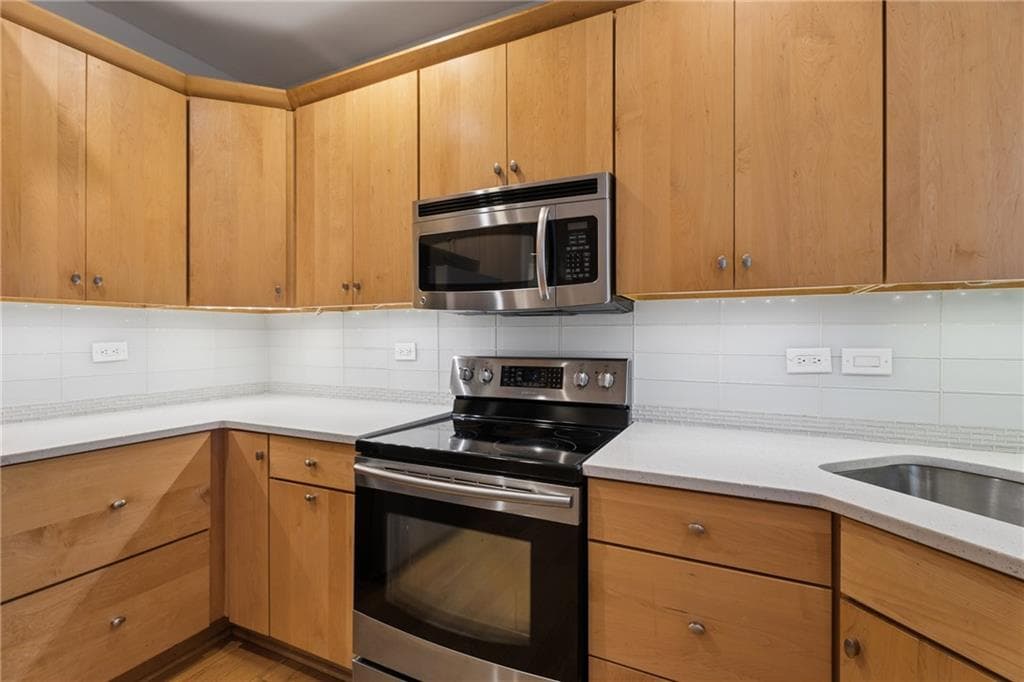 2 bedroom, 2 bathroom, 1,225 sq ft condominium for sale at 175 15th Street 409, Atlanta, GA 30309 — photo 9