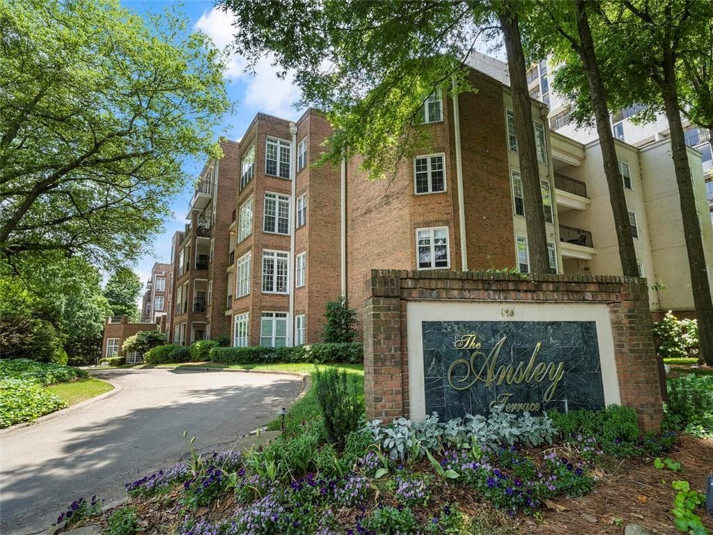 2 bedroom, 2 bathroom, 1,225 sq ft condominium for sale at 175 15th Street 409, Atlanta, GA 30309 — photo 1 of 35