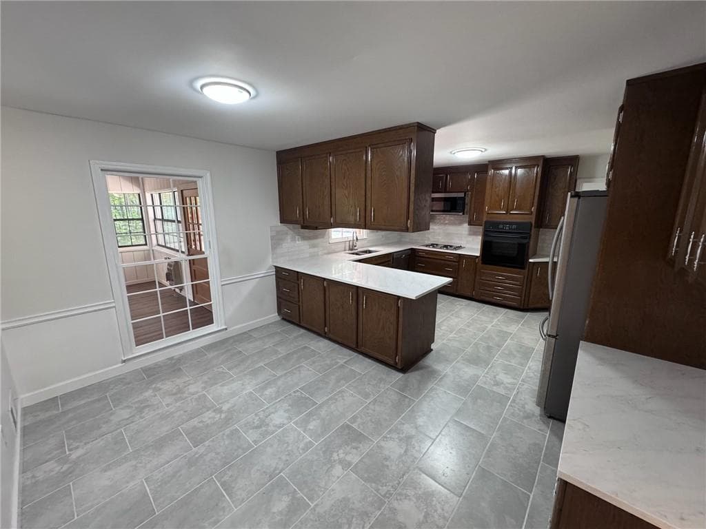 3 bedroom, 2 bathroom, 2,285 sq ft single family residence for sale at 5 Gravitt Drive, Dawsonville, GA 30534 — photo 6
