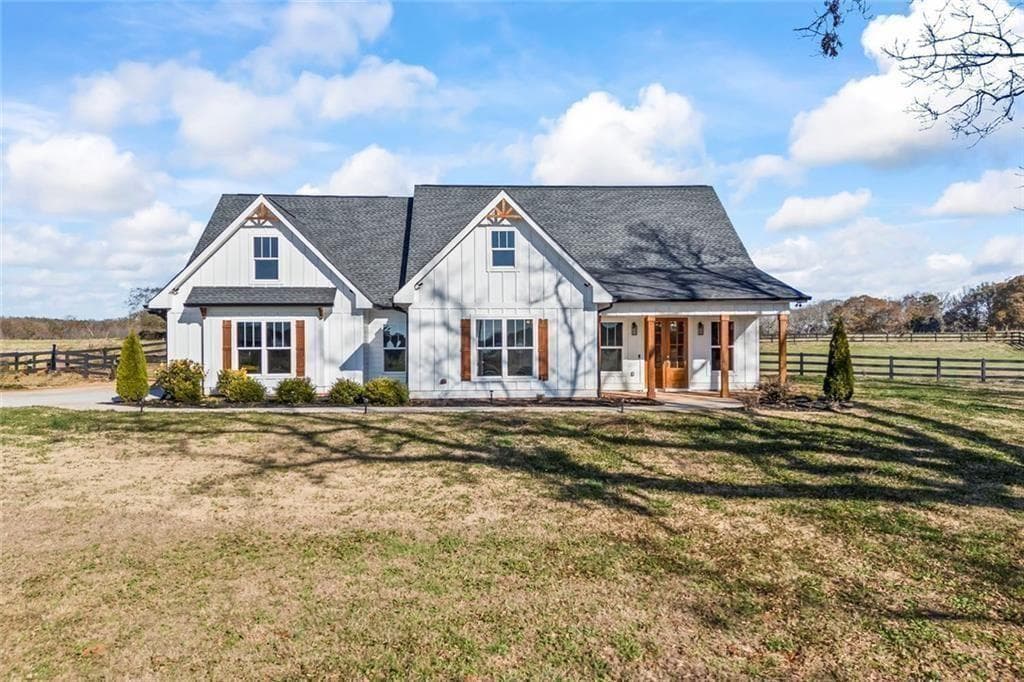 4 bedroom, 4 bathroom, 3,530 sq ft single family residence for sale at 7588 Highway 98 W Road, Commerce, GA 30530