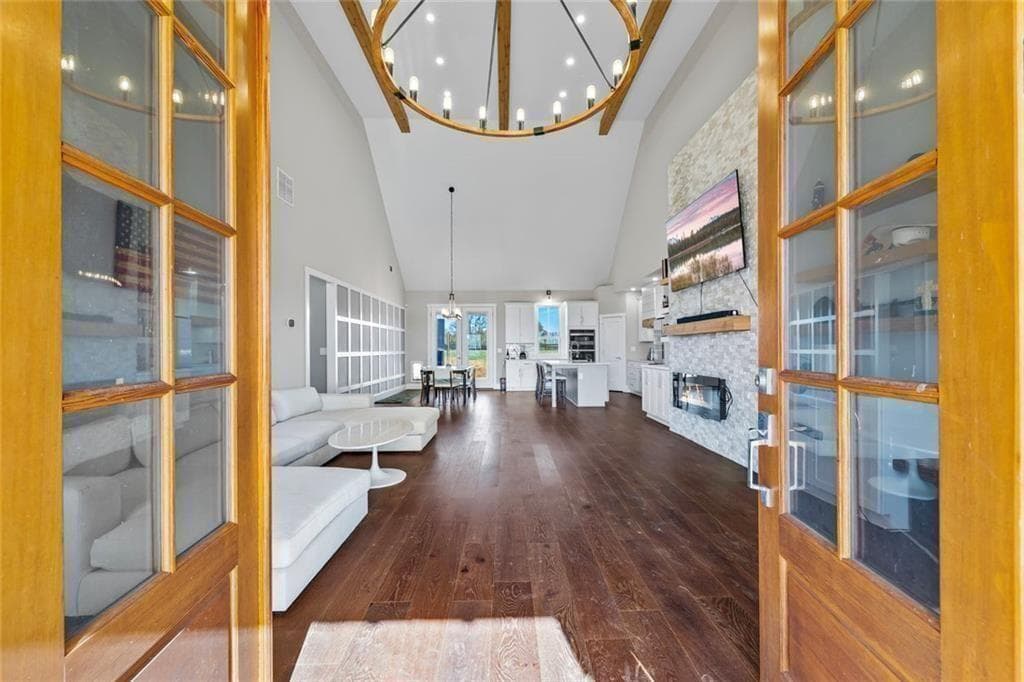 4 bedroom, 4 bathroom, 3,530 sq ft single family residence for sale at 7588 Highway 98 W Road, Commerce, GA 30530 — photo 4