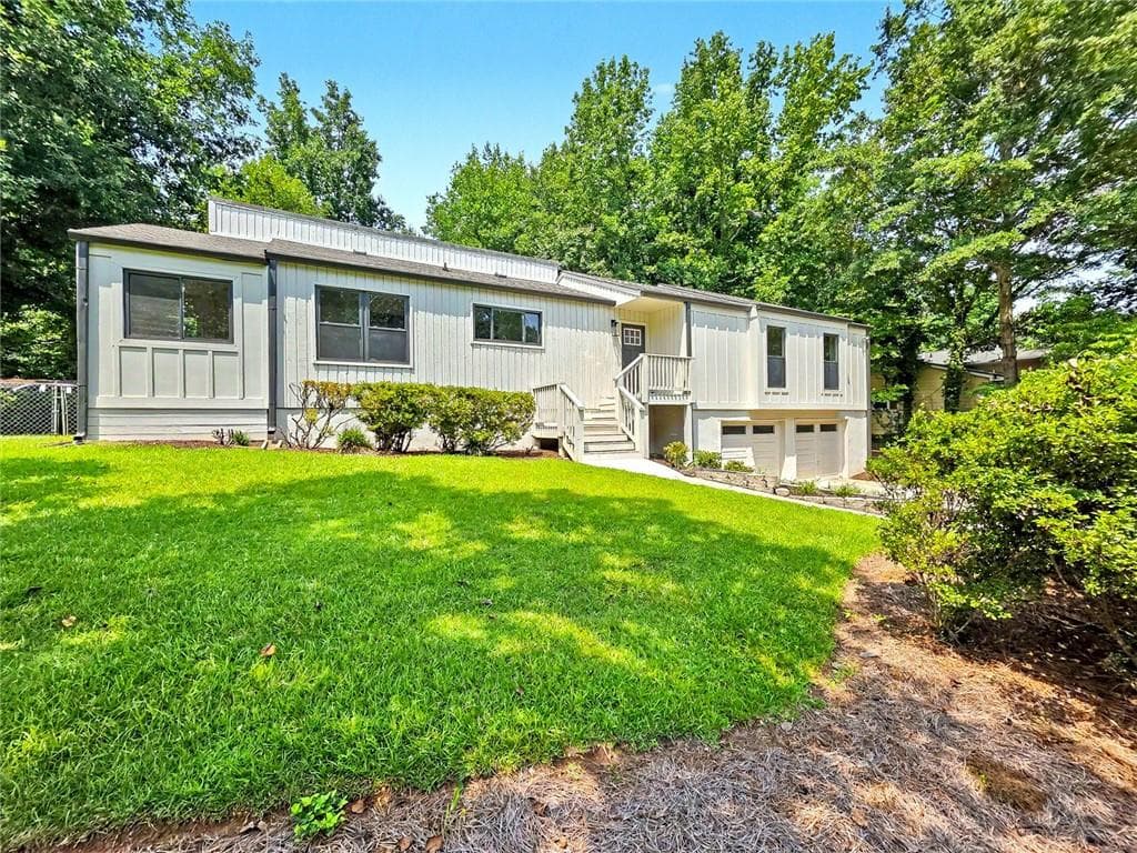 3 bedroom, 2 bathroom, 2,480 sq ft single family residence for sale at 3447 Dry Creek Road, Marietta, GA 30062 — photo 3