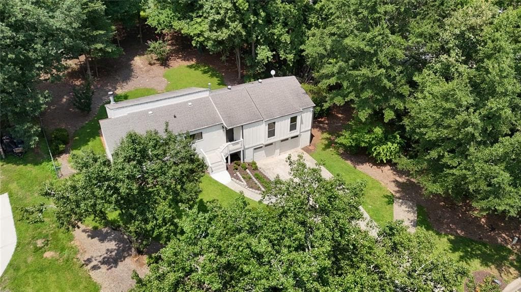 3 bedroom, 2 bathroom, 2,480 sq ft single family residence for sale at 3447 Dry Creek Road, Marietta, GA 30062 — photo 4