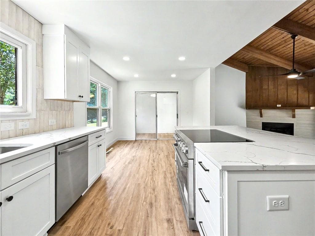 3 bedroom, 2 bathroom, 2,480 sq ft single family residence for sale at 3447 Dry Creek Road, Marietta, GA 30062 — photo 8