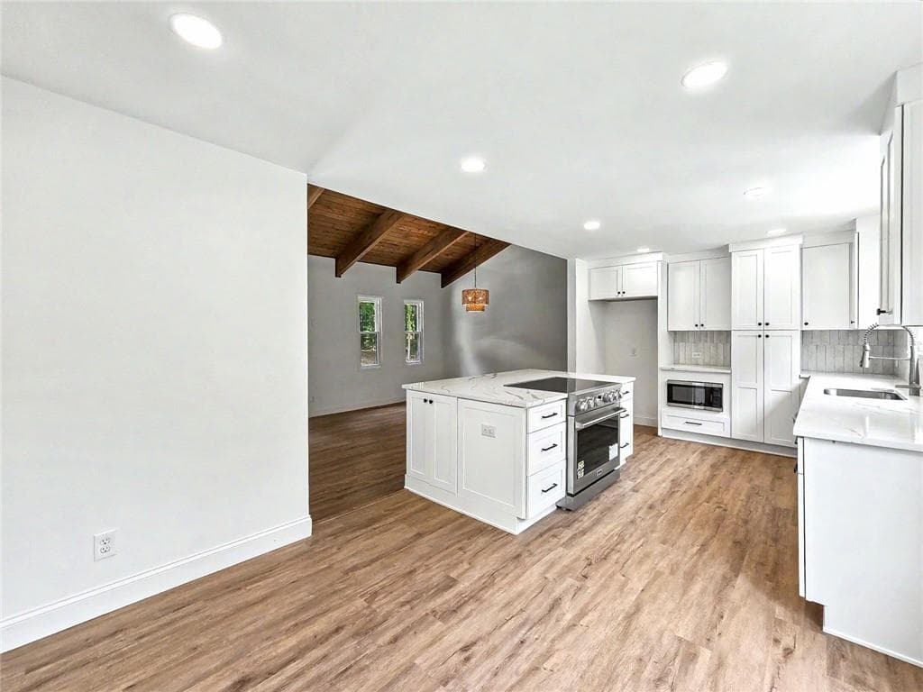 3 bedroom, 2 bathroom, 2,480 sq ft single family residence for sale at 3447 Dry Creek Road, Marietta, GA 30062 — photo 10