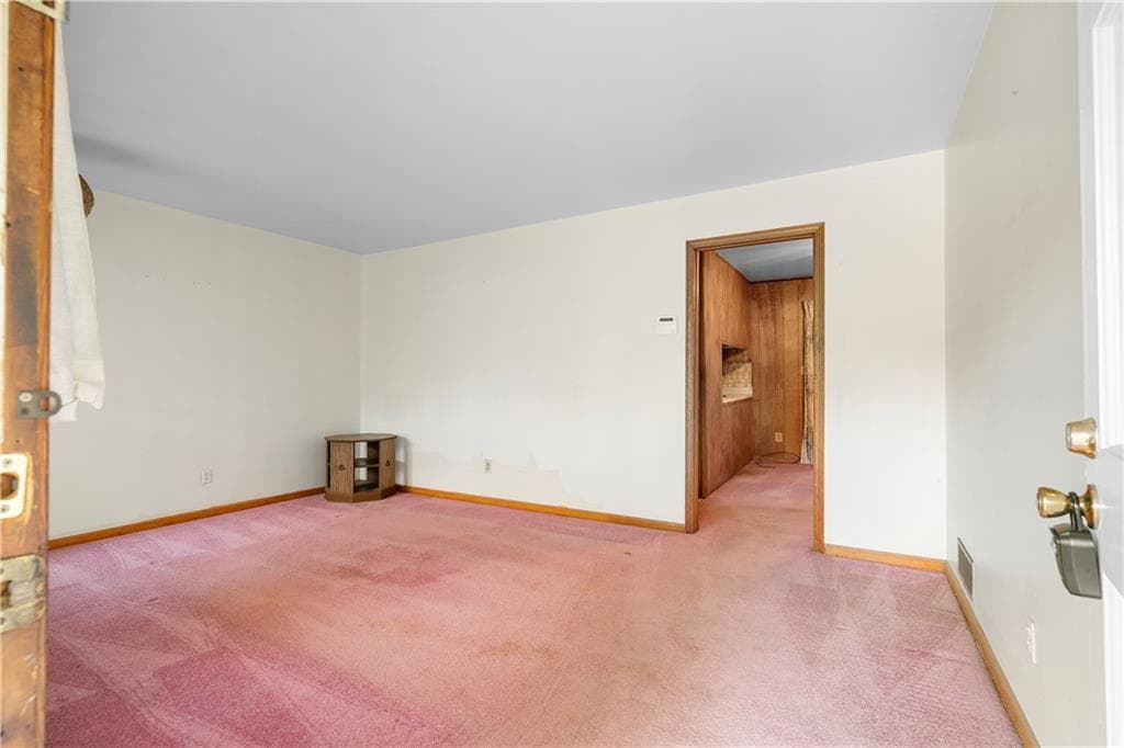 3 bedroom, 2 bathroom, 1,156 sq ft single family residence for sale at 111 Irvin Street, Jonesboro, GA 30236 — photo 3