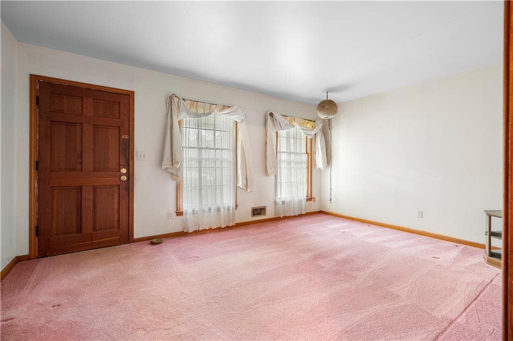 3 bedroom, 2 bathroom, 1,156 sq ft single family residence for sale at 111 Irvin Street, Jonesboro, GA 30236 — photo 5