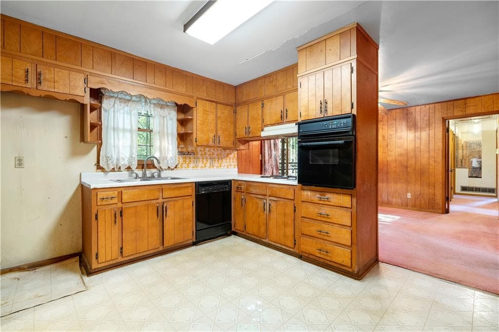 3 bedroom, 2 bathroom, 1,156 sq ft single family residence for sale at 111 Irvin Street, Jonesboro, GA 30236 — photo 9