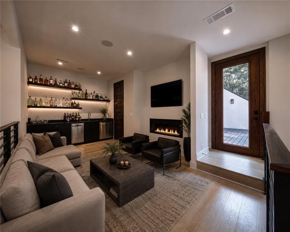 4 bedroom, 5 bathroom, 3,800 sq ft single family residence for sale at 339 Peachtree Avenue, Atlanta, GA 30305 — photo 7