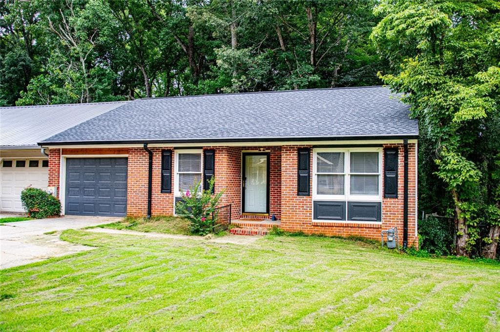2 bedroom, 2 bathroom, 2,312 sq ft townhouse for sale at 151 Wrenwood Lane, Carrollton, GA 30117 — photo 2