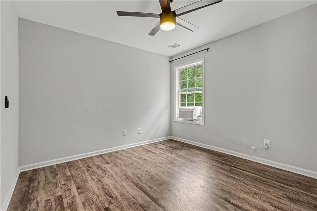 3 bedroom, 3 bathroom, 1,720 sq ft single family residence for sale at 734 Dawn Place, Alto, GA 30510 — photo 7