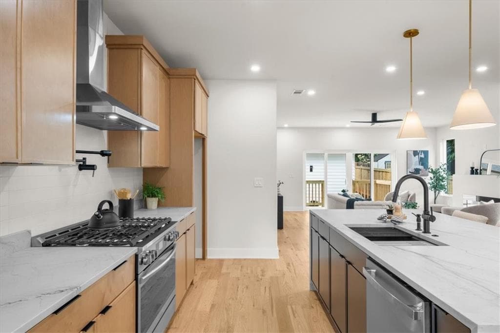 3 bedroom, 4 bathroom, 2,406 sq ft single family residence under contract at 178 Haygood Avenue, Atlanta, GA 30315 — photo 8