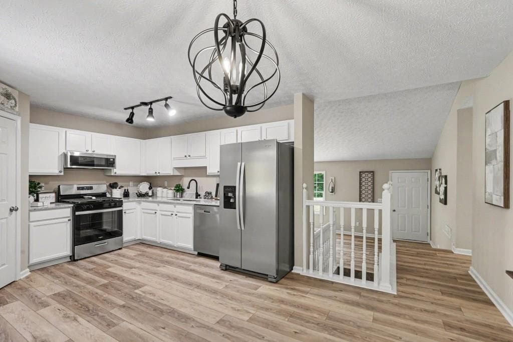 3 bedroom, 2 bathroom, 1,259 sq ft single family residence under contract at 219 SENATOR Road, Douglasville, GA 30134 — photo 5