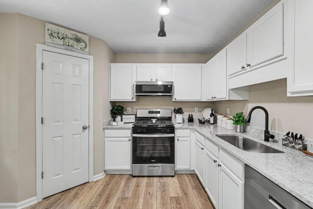 3 bedroom, 2 bathroom, 1,259 sq ft single family residence under contract at 219 SENATOR Road, Douglasville, GA 30134 — photo 7
