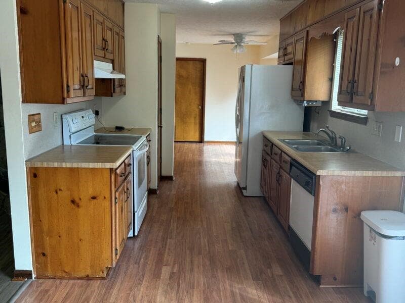 3 bedroom, 2 bathroom single family residence for rent at 5126 Dekalb Way, Stone Mountain, GA 30087 for $2,299 a month — photo 2