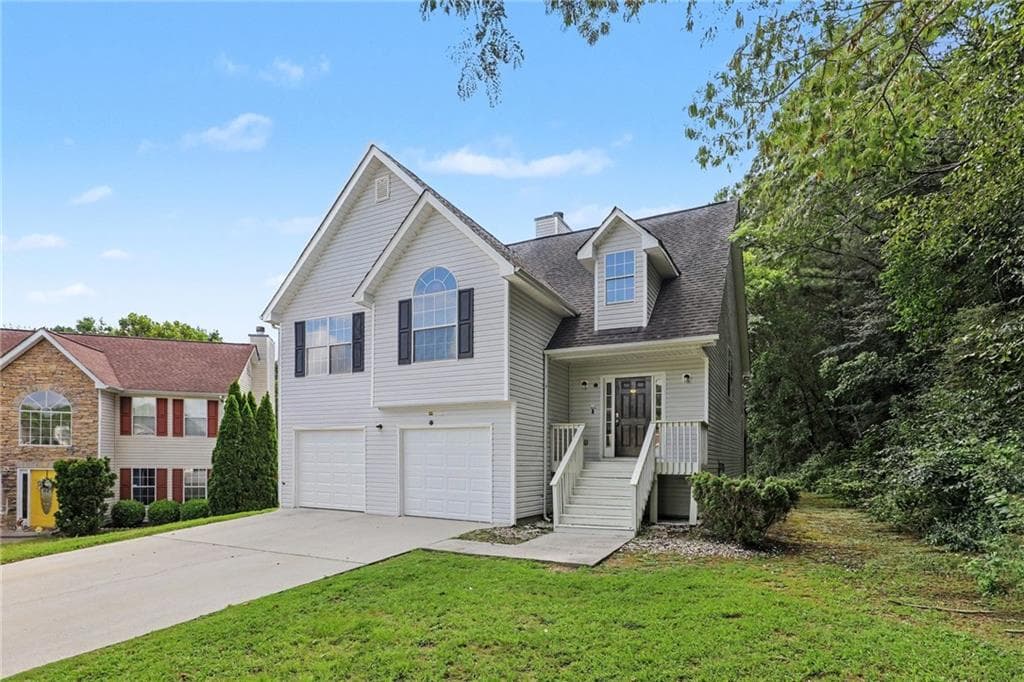 4 bedroom, 3 bathroom, 3,402 sq ft single family residence under contract at 11050 Pebble Brook Court, Hampton, GA 30228 — photo 2