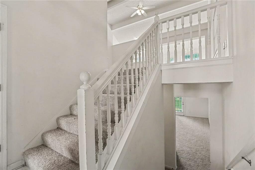 4 bedroom, 3 bathroom, 3,402 sq ft single family residence under contract at 11050 Pebble Brook Court, Hampton, GA 30228 — photo 3