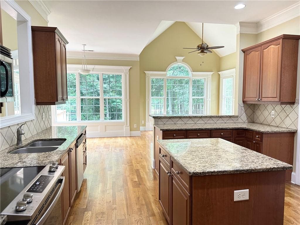 4 bedroom, 4 bathroom, 4,792 sq ft single family residence under contract at 8425 Nolandwood Lane, Villa Rica, GA 30180 — photo 8