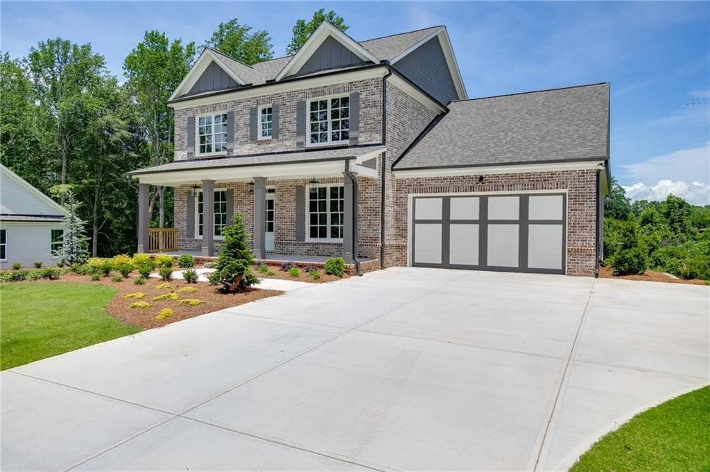 4 bedroom, 3 bathroom, 2,805 sq ft single family residence under contract at 240 Wilbanks Street, Buford, GA 30518 — photo 2