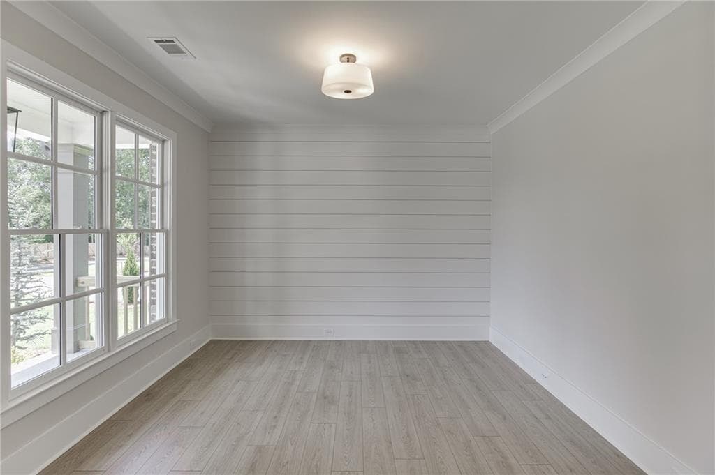 4 bedroom, 3 bathroom, 2,805 sq ft single family residence under contract at 240 Wilbanks Street, Buford, GA 30518 — photo 5