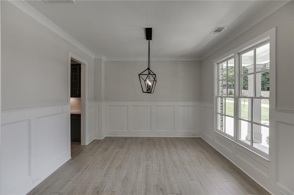 4 bedroom, 3 bathroom, 2,805 sq ft single family residence under contract at 240 Wilbanks Street, Buford, GA 30518 — photo 8