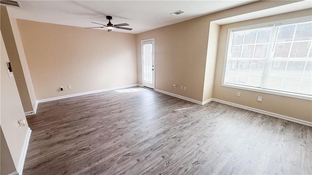 3 bedroom, 3 bathroom, 1,576 sq ft townhouse for sale at 7712 Autry Circle 201, Douglasville, GA 30134 — photo 3