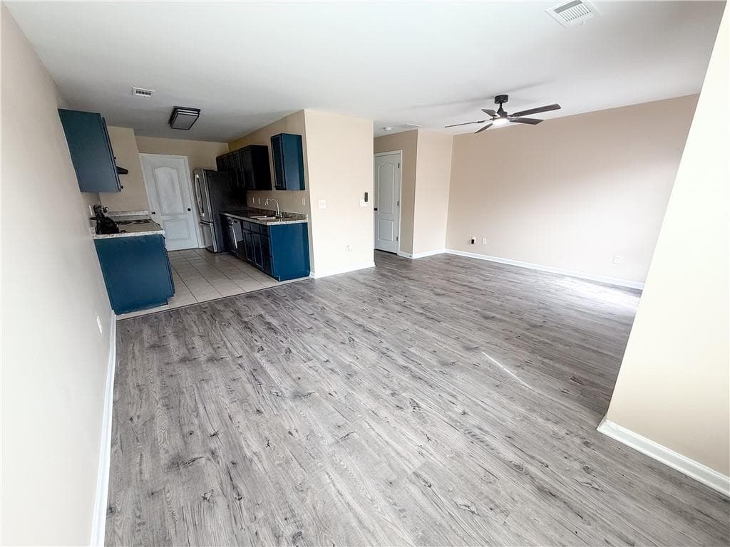 3 bedroom, 3 bathroom, 1,576 sq ft townhouse for sale at 7712 Autry Circle 201, Douglasville, GA 30134 — photo 4