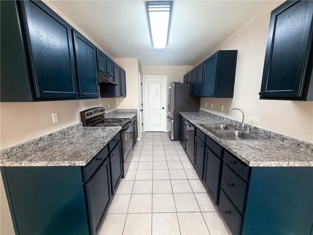 3 bedroom, 3 bathroom, 1,576 sq ft townhouse for sale at 7712 Autry Circle 201, Douglasville, GA 30134 — photo 6