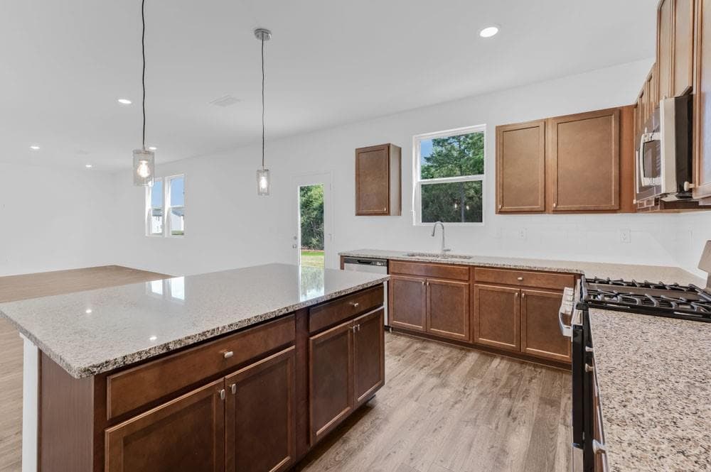 4 bedroom, 3 bathroom, 2,506 sq ft single family residence for sale at 4039 Alderstone Drive, Flowery Branch, GA 30542 — photo 7
