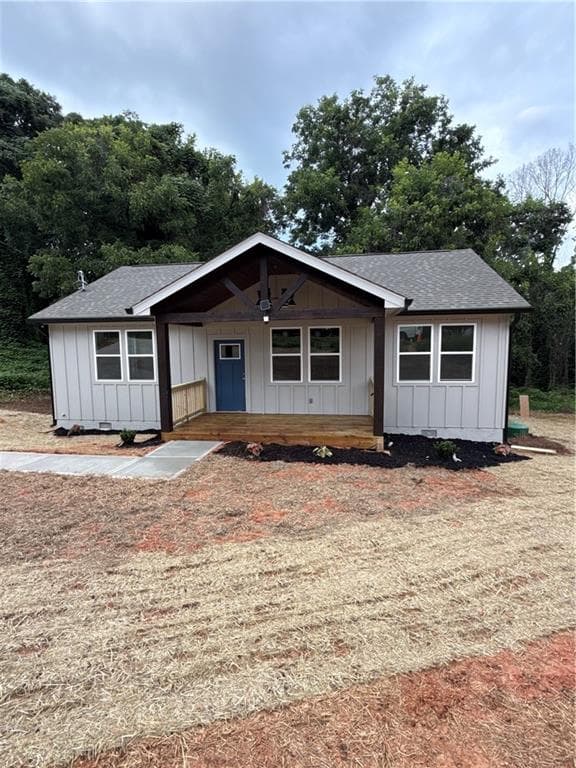 3 bedroom, 2 bathroom, 1,260 sq ft single family residence for sale at 80 Elberton Street, Toccoa, GA 30577