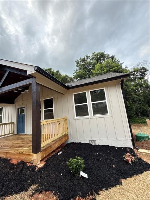 3 bedroom, 2 bathroom, 1,260 sq ft single family residence for sale at 80 Elberton Street, Toccoa, GA 30577 — photo 4