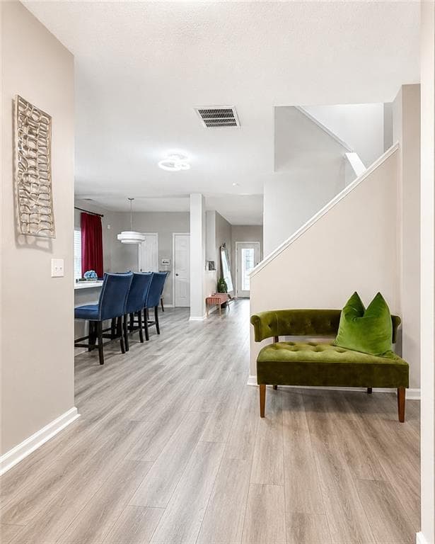 3 bedroom, 3 bathroom, 1,984 sq ft single family residence for sale at 3166 Imperial Circle, Atlanta, GA 30311 — photo 4