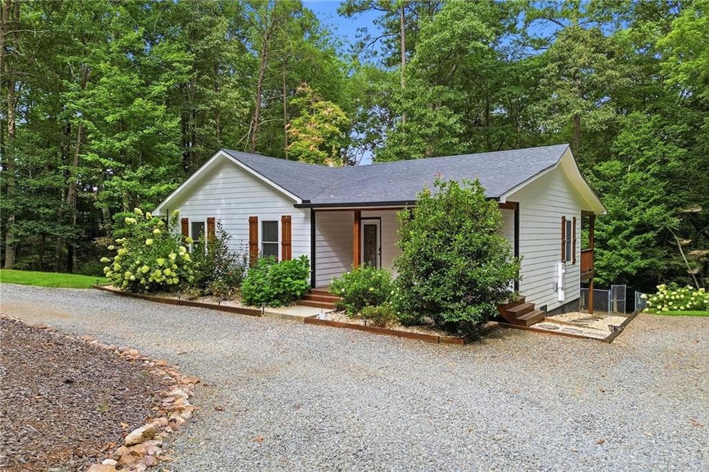 3 bedroom, 2 bathroom, 1,176 sq ft single family residence for sale at 137 Geneva Road, Canton, GA 30114 — photo 2