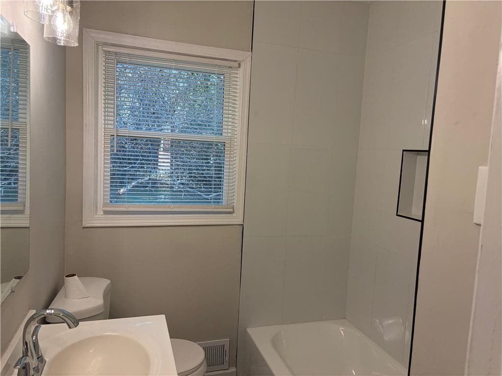 3 bedroom, 1 bathroom, 1,014 sq ft single family residence for rent at 1990 S Columbia Place, Decatur, GA 30032 for $1,550 a month — photo 10