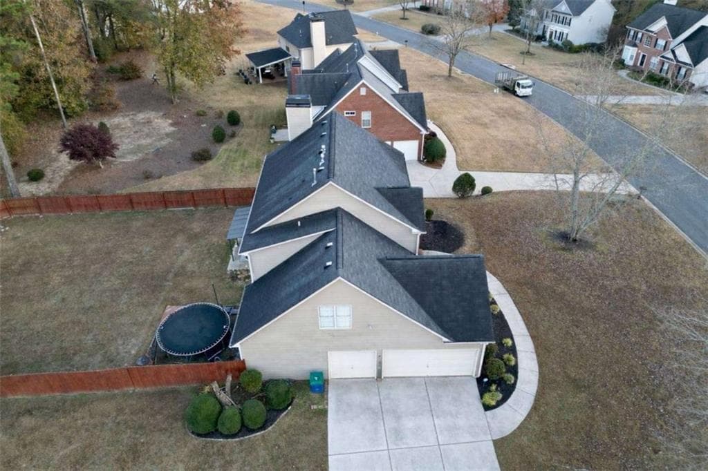 5 bedroom, 3 bathroom, 2,578 sq ft single family residence for sale at 405 Caxton Court, South Fulton, GA 30331 — photo 3