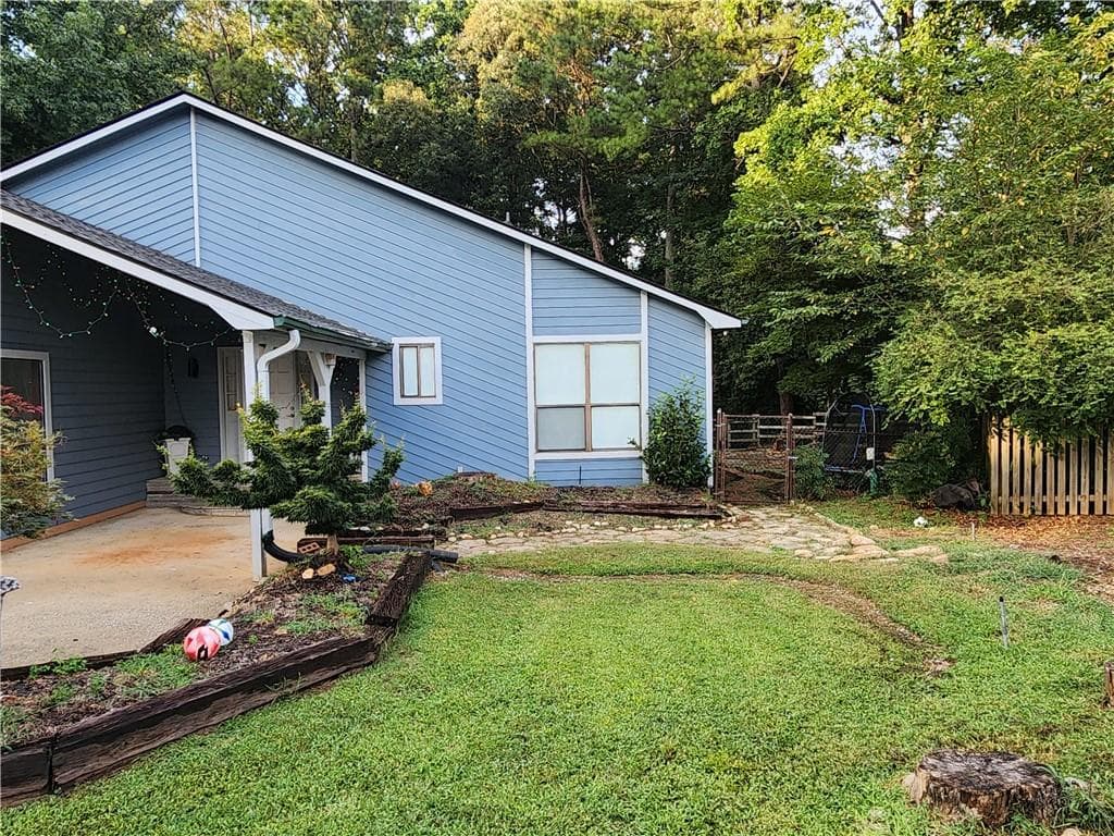3 bedroom, 2 bathroom, 1,886 sq ft single family residence for sale at 715 Babbling Creek Place, Johns Creek, GA 30022 — photo 2