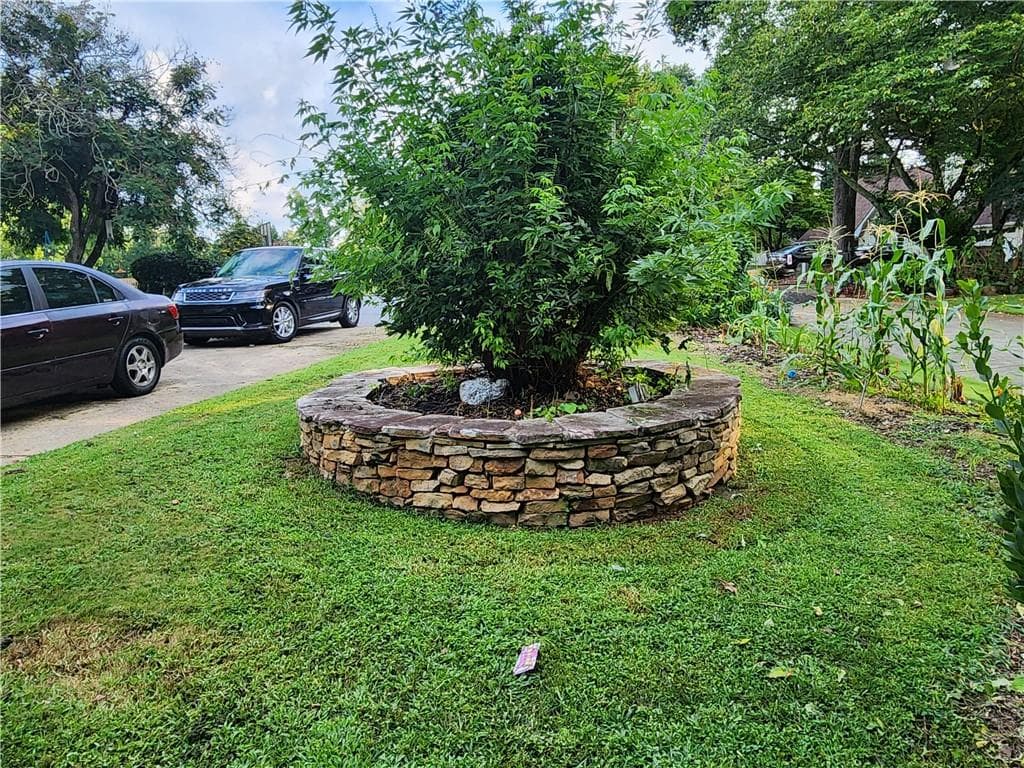 3 bedroom, 2 bathroom, 1,886 sq ft single family residence for sale at 715 Babbling Creek Place, Johns Creek, GA 30022 — photo 5