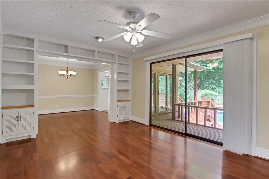 3 bedroom, 2 bathroom, 1,873 sq ft single family residence under contract at 2020 Heatherdale Lane, Marietta, GA 30064 — photo 6