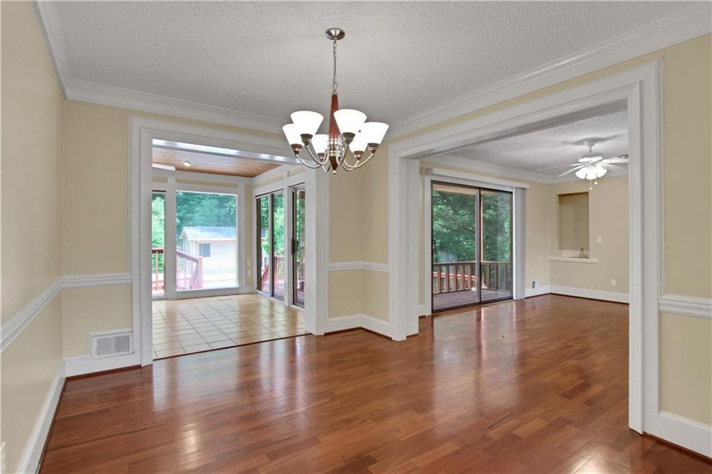 3 bedroom, 2 bathroom, 1,873 sq ft single family residence under contract at 2020 Heatherdale Lane, Marietta, GA 30064 — photo 9