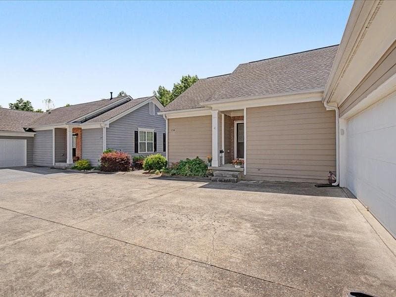 4 bedroom, 3 bathroom, 1,588 sq ft condominium for sale at 130 Camry Circle, Dallas, GA 30157 — photo 4