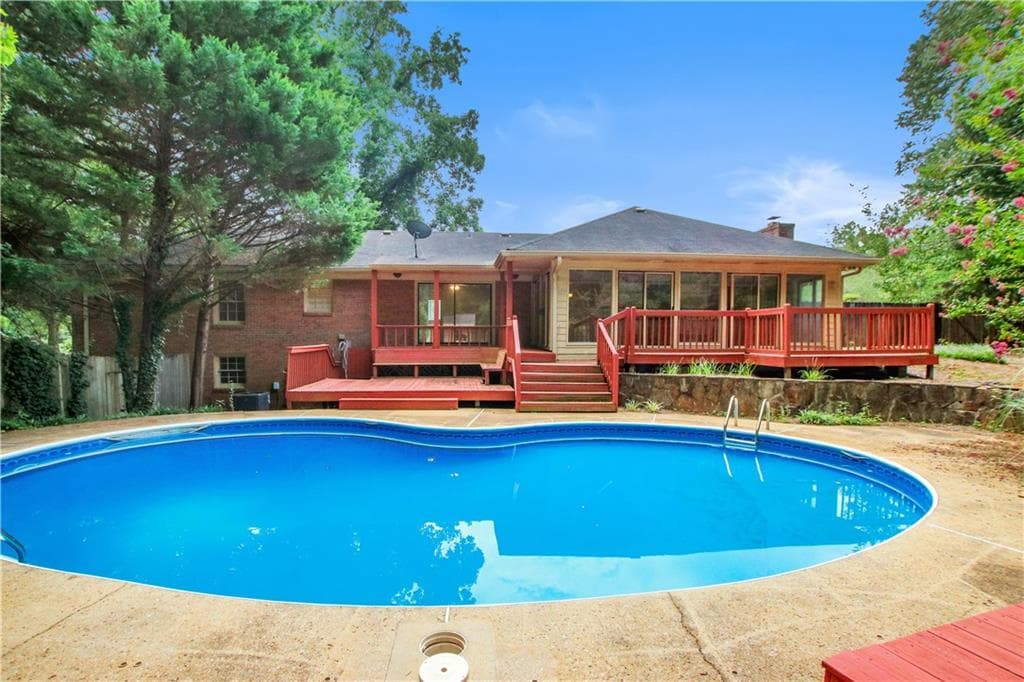 3 bedroom, 2 bathroom, 1,873 sq ft single family residence under contract at 2020 Heatherdale Lane, Marietta, GA 30064 — photo 3