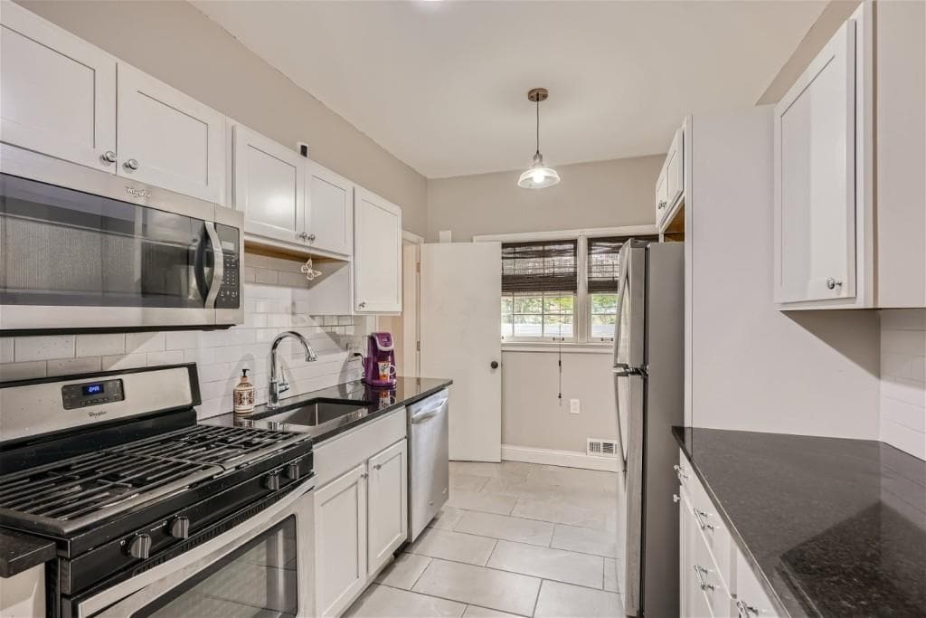 2 bedroom, 2 bathroom, 1,667 sq ft duplex for rent at 3685 Cantrell Road A, Atlanta, GA 30319 for $2,900 a month — photo 7
