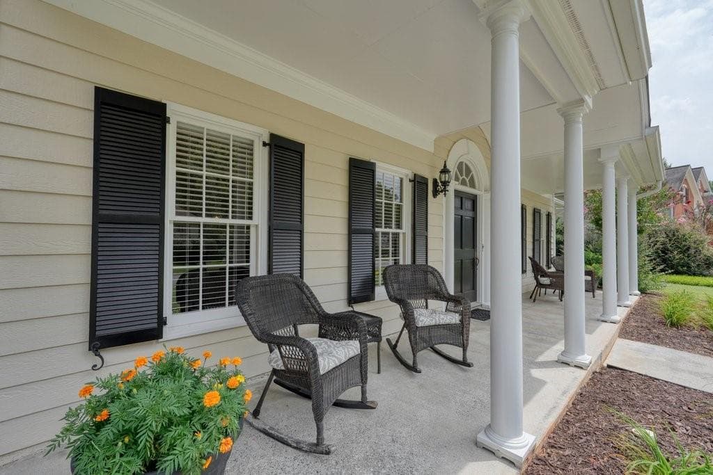 4 bedroom, 3 bathroom, 3,149 sq ft single family residence for sale at 2564 Chestea Drive, Marietta, GA 30066 — photo 3